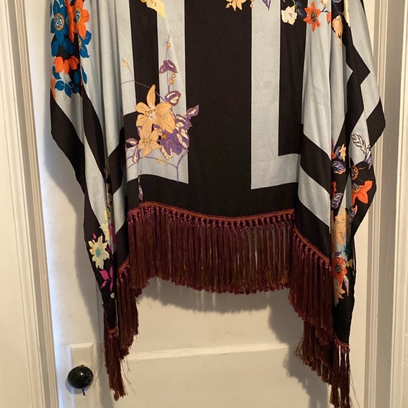 Etro Silk Elastane Stunning Print Fringe Hem Poncho New With Tags Made in Italy - Picture 14 of 16